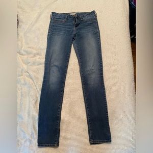Low rise skinny jeans